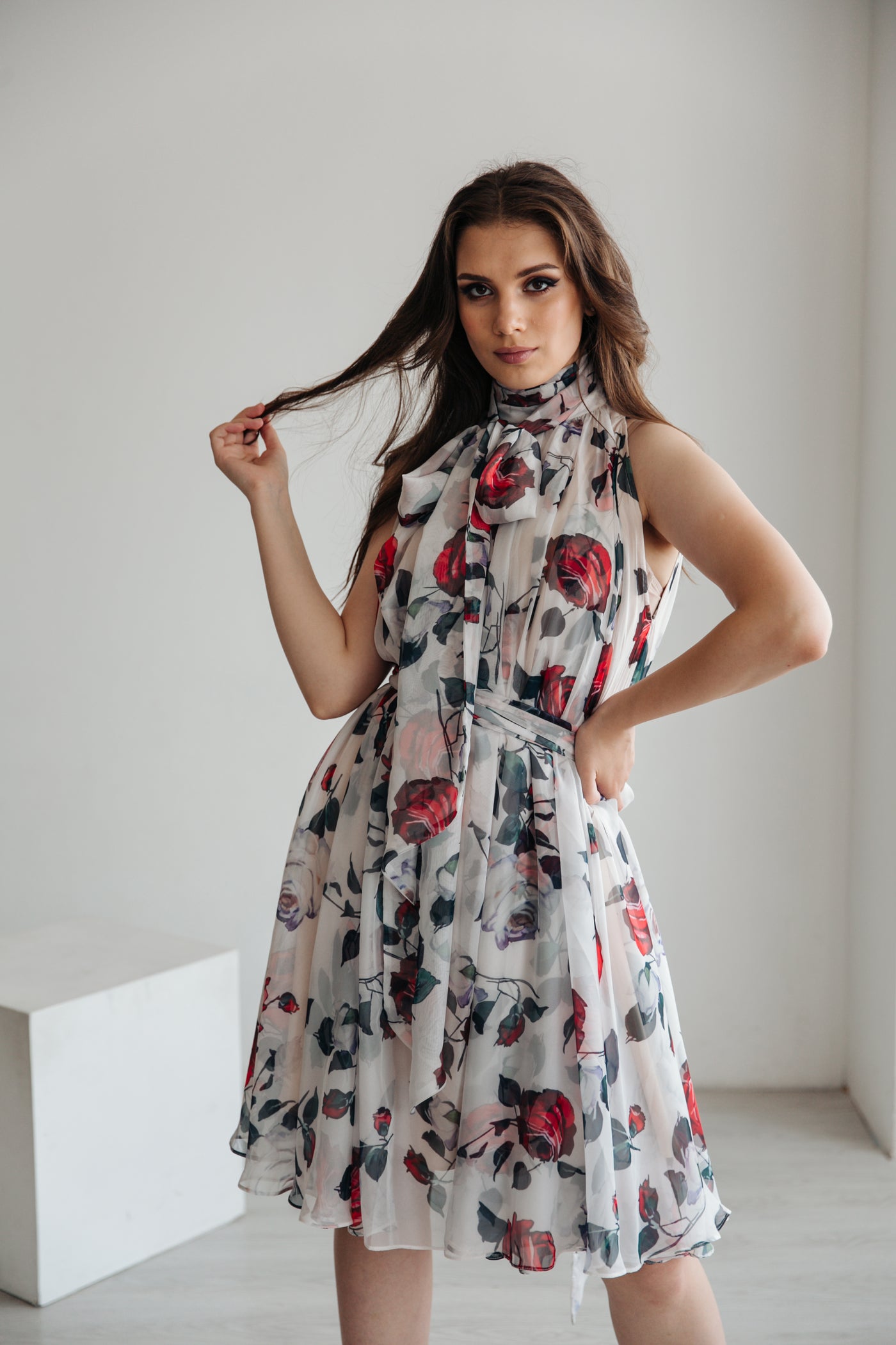 Rose sleeveless dress